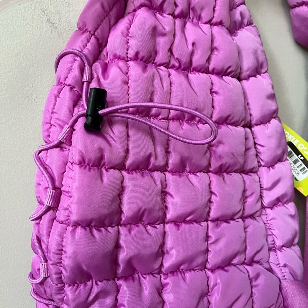 Pickle O Joe Quilted Sling Bag Purple Zip Pockets Lightweight Adjustable NWT - Picture 4 of 10